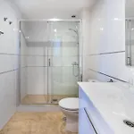 Centre *