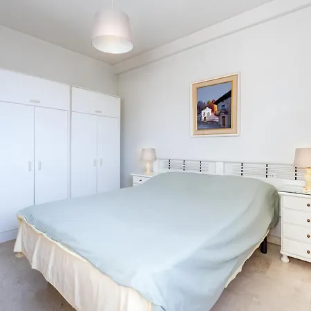 Apartment Centre